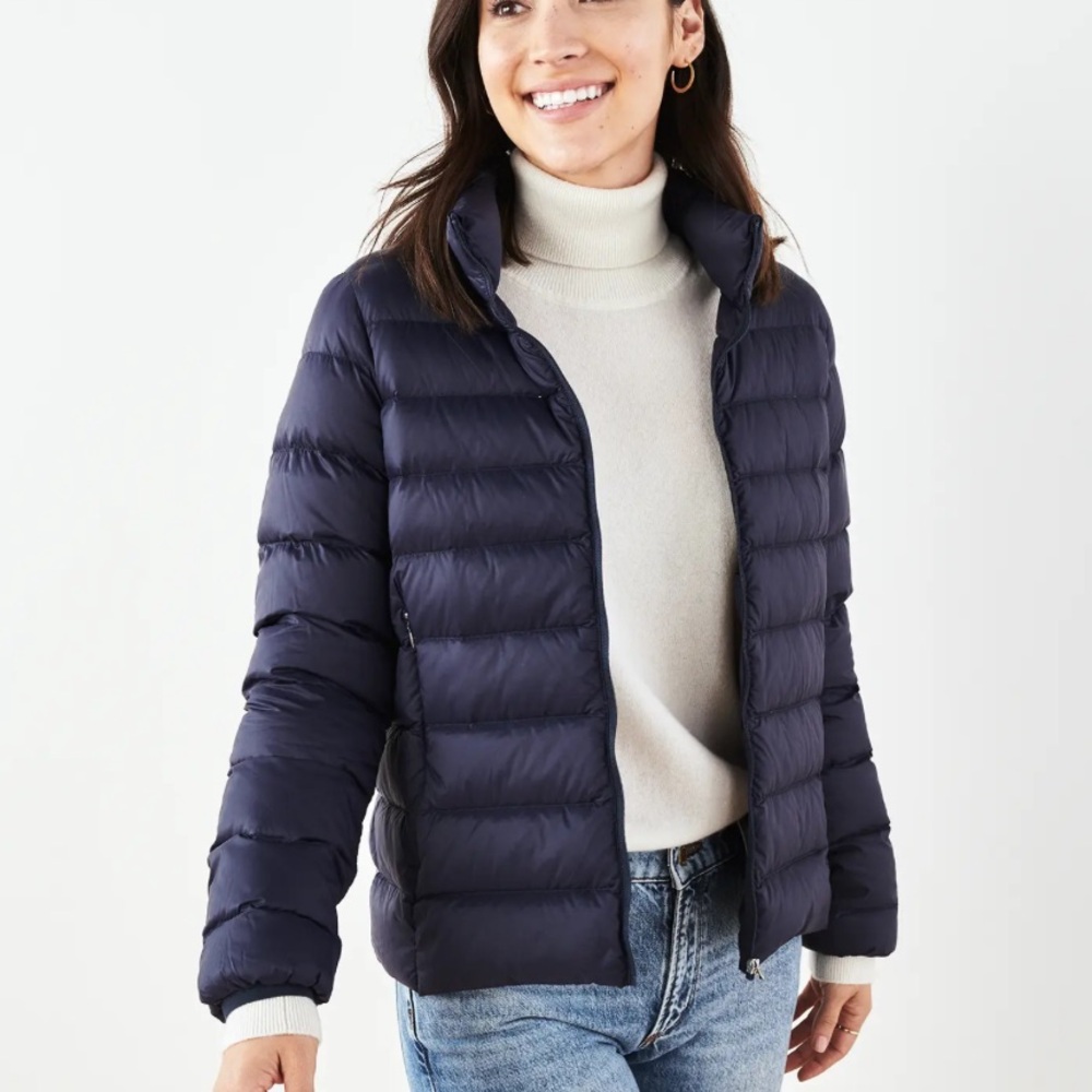 Quince Lightweight Packable Down Puffer Jacket Size Small in Navy Blue